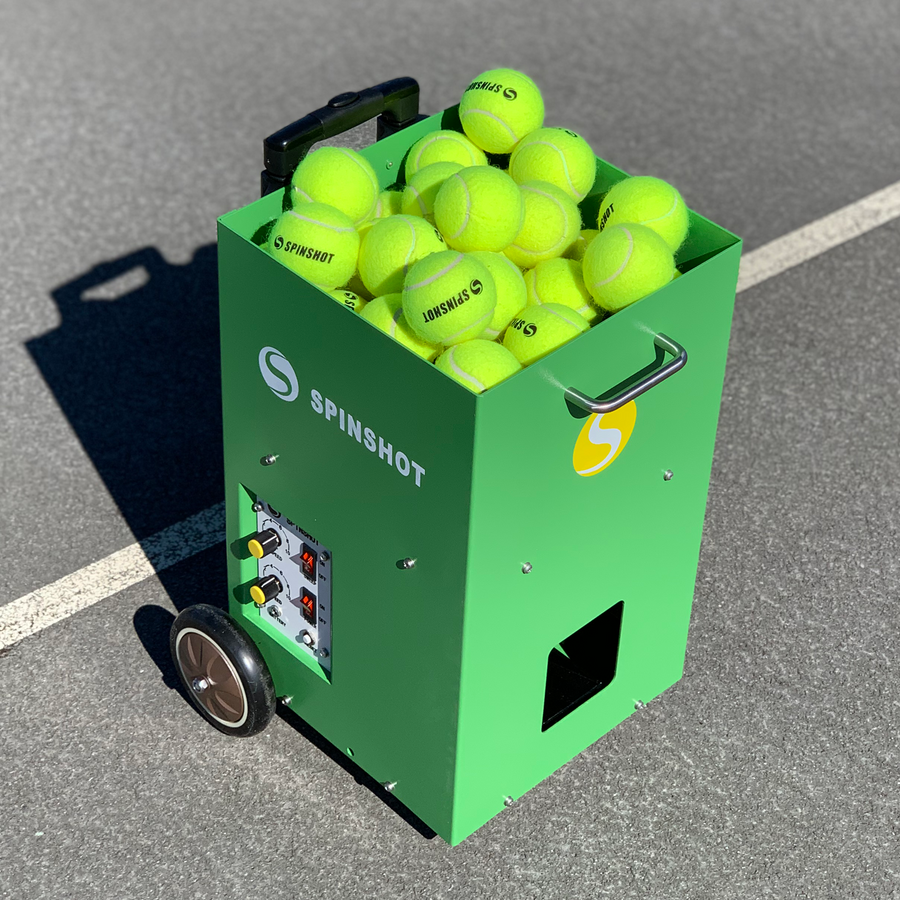 Lawn tennis ball throwing machine outlet